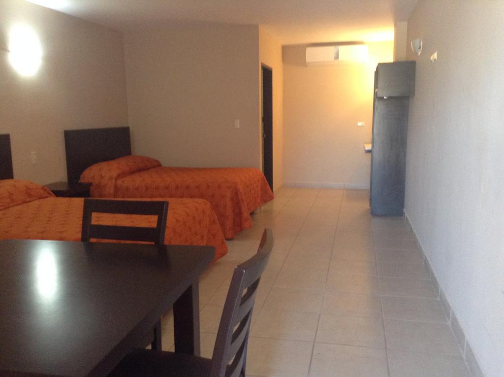 Los Jitos Hotel & Suites San Carlos Nuevo Guaymas Pokoj fotografie